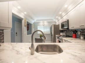 4000 Crystal Lake Dr 114, Deerfield Beach FL 33064