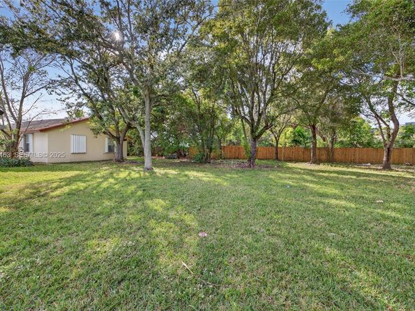 12235 SW 202nd St, Miami FL 33177