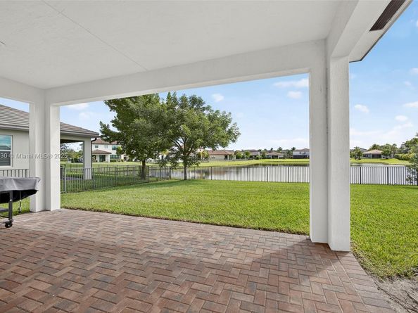 1310 Whitcombe Dr, Royal Palm Beach FL 33411