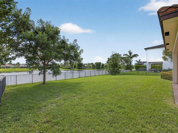1310 Whitcombe Dr, Royal Palm Beach FL 33411