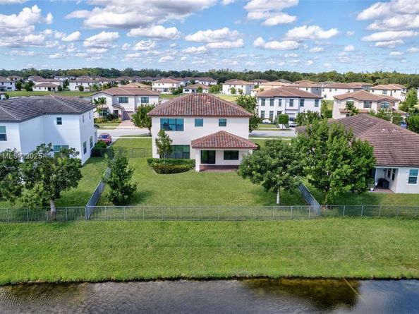 1310 Whitcombe Dr, Royal Palm Beach FL 33411