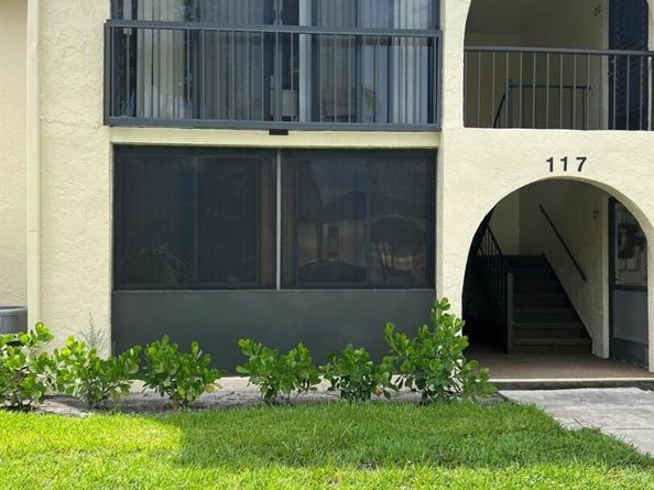 117 LAKE PINE Circle A1 FL 33463