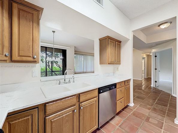 10524 NW 10th St A125, Plantation FL 33322