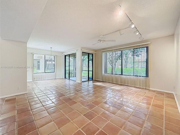 10524 NW 10th St A125, Plantation FL 33322