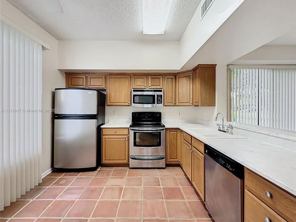 10524 NW 10th St A125, Plantation FL 33322