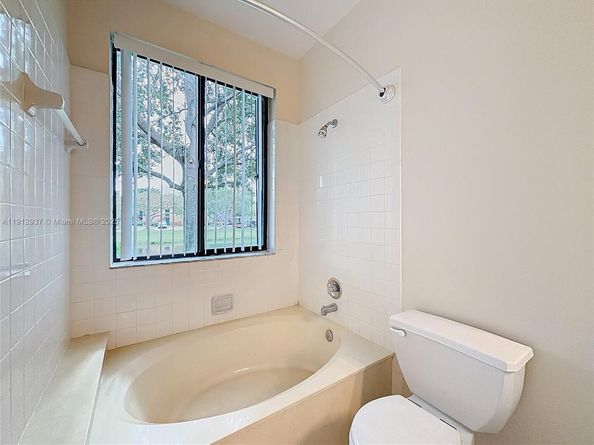 10524 NW 10th St A125, Plantation FL 33322