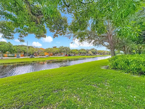 10524 NW 10th St A125, Plantation FL 33322