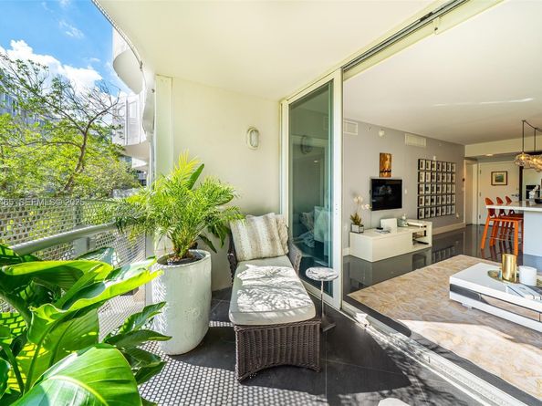 2155 Washington Ct 205, Miami Beach FL 33139