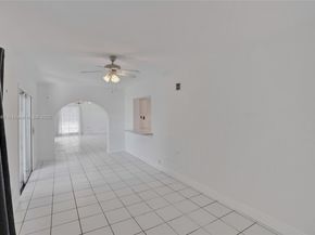 7200 E Tropical Way, Plantation FL 33317