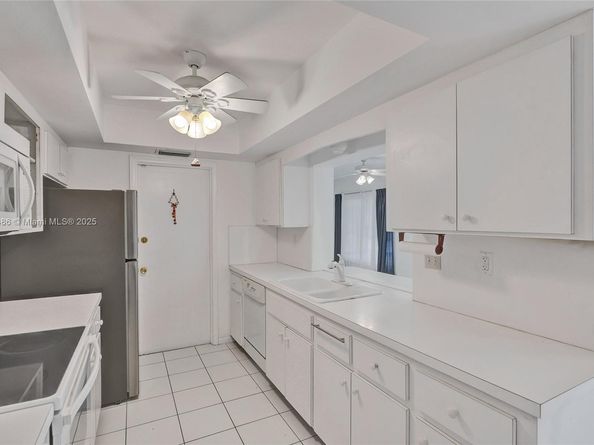 7200 E Tropical Way, Plantation FL 33317