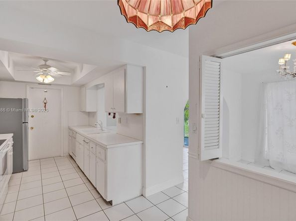 7200 E Tropical Way, Plantation FL 33317