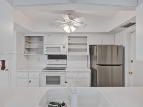 7200 E Tropical Way, Plantation FL 33317