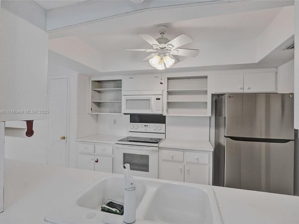 7200 E Tropical Way, Plantation FL 33317