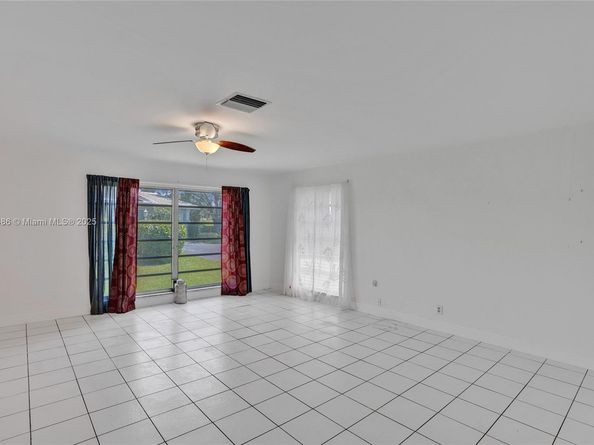 7200 E Tropical Way, Plantation FL 33317