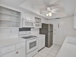 7200 E Tropical Way, Plantation FL 33317