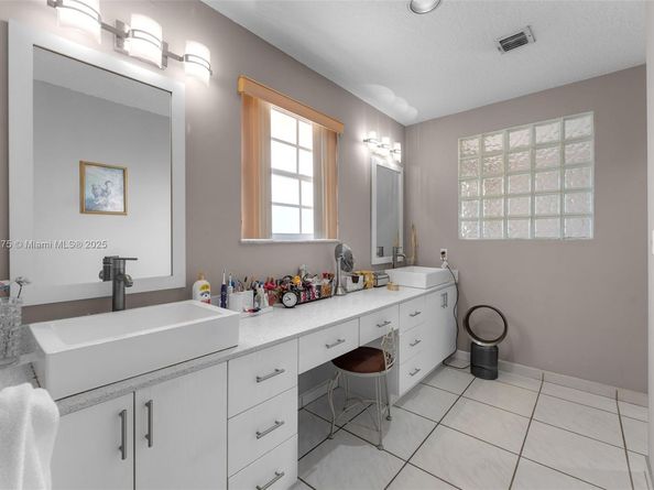 3200 SW 132nd Ave, Miami FL 33175