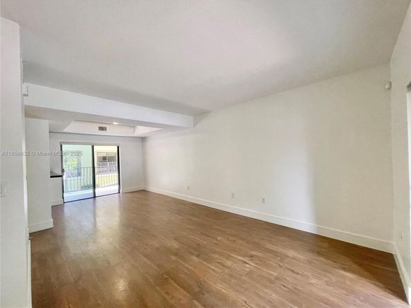 3204 Bird Ave 105, Miami FL 33133