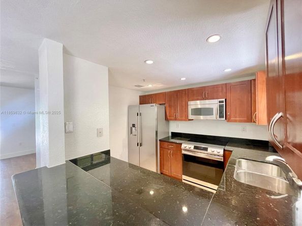 3204 Bird Ave 105, Miami FL 33133