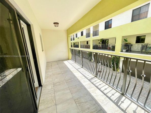 3204 Bird Ave 105, Miami FL 33133