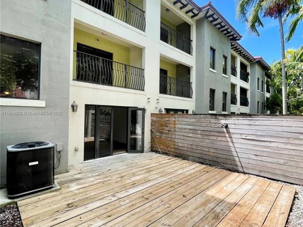 3204 Bird Ave 105, Miami FL 33133