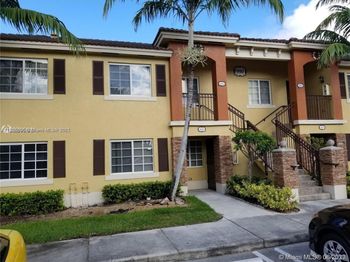 990 NE 33rd Ter