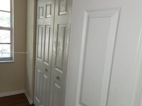 9166 NW 40th Pl, Sunrise FL 33351