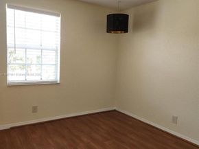 9166 NW 40th Pl, Sunrise FL 33351