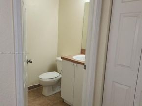9166 NW 40th Pl, Sunrise FL 33351