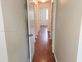9166 NW 40th Pl, Sunrise FL 33351