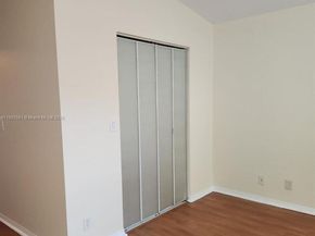 9166 NW 40th Pl, Sunrise FL 33351