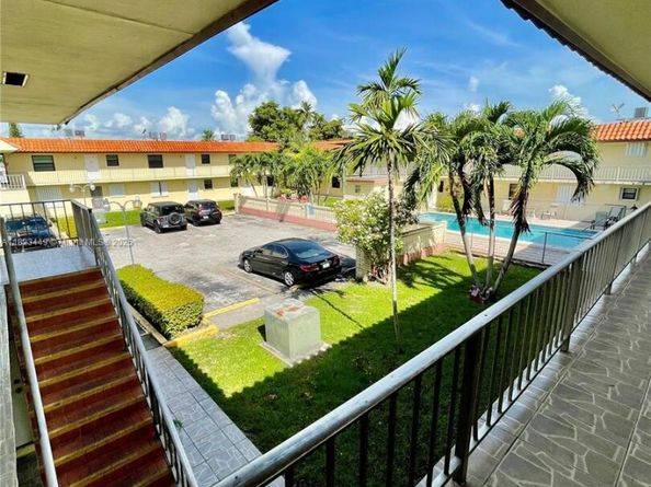 8701 SW 12th St 30, Miami FL 33174