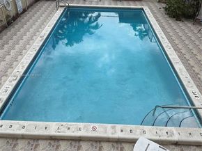 8701 SW 12th St 30, Miami FL 33174