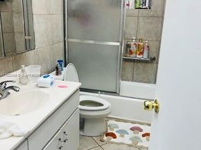 8701 SW 12th St 30, Miami FL 33174