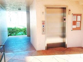 10442 Sunrise Lakes Blvd 203, Sunrise FL 33322