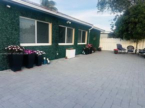 8600 NW 25th Ct, Sunrise FL 33322