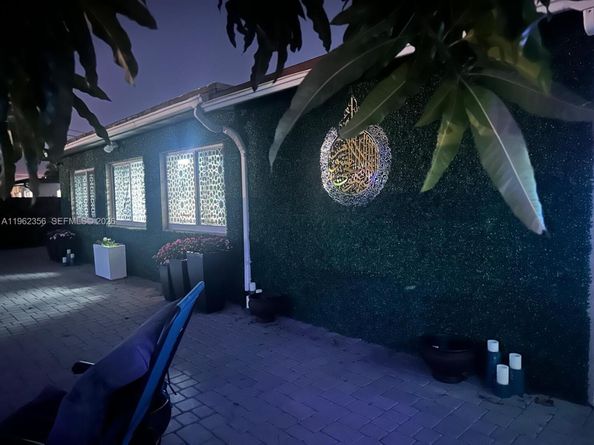 8600 NW 25th Ct, Sunrise FL 33322