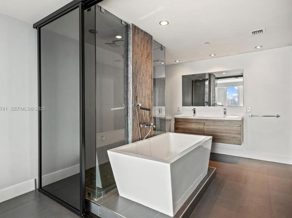 520 West Ave 1701, Miami Beach FL 33139