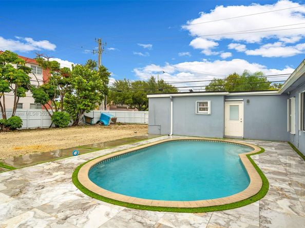 4801 Harrison St, Hollywood FL 33021
