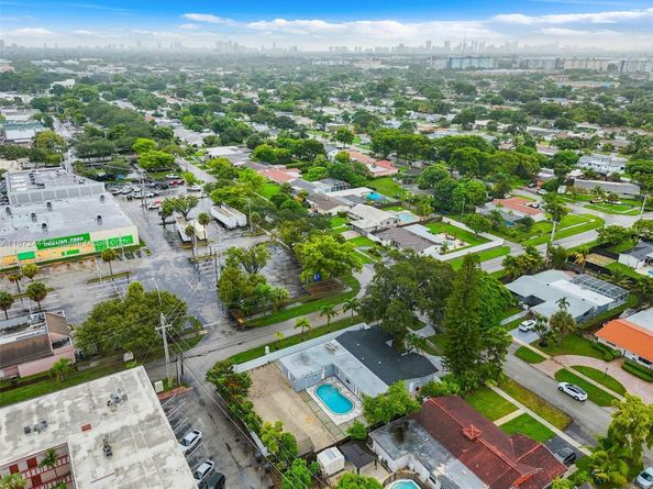 4801 Harrison St, Hollywood FL 33021