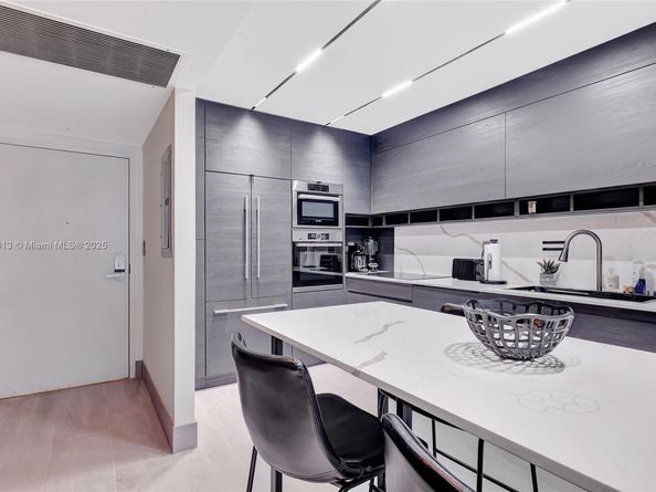 2301 Collins Ave 432, Miami Beach FL 33139