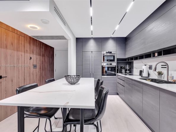 2301 Collins Ave 432, Miami Beach FL 33139