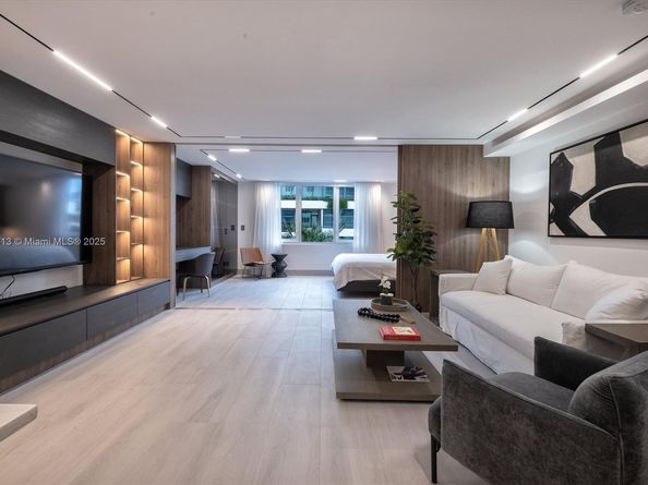 2301 Collins Ave 432, Miami Beach FL 33139