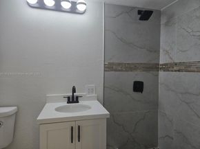 6400 Meade St, Hollywood FL 33024