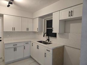 6400 Meade St, Hollywood FL 33024