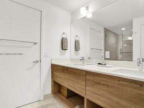 16385 Biscayne Blvd 421, North Miami Beach FL 33160