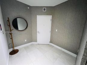 16385 Biscayne Blvd 421, North Miami Beach FL 33160