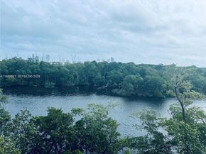 16385 Biscayne Blvd 421, North Miami Beach FL 33160