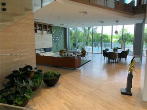 16385 Biscayne Blvd 421, North Miami Beach FL 33160