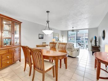 2811 Somerset Dr