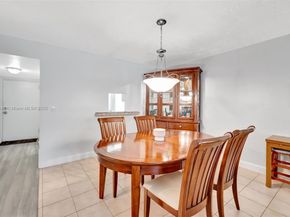 2811 Somerset Dr 104, Lauderdale Lakes FL 33311